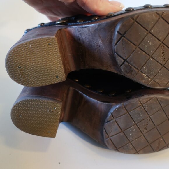 Womens Chanel Black Leather Wood Heel Studded Platform Mules Clogs 38.5 US/8 - Picture 6 of 16